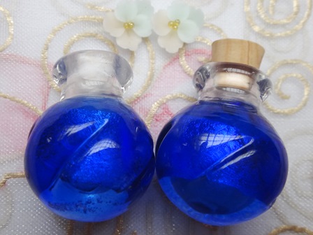< HPB22-BL>15X19MM手作琉璃銀箔漸色圓香水瓶~寶藍---1入(含木塞)